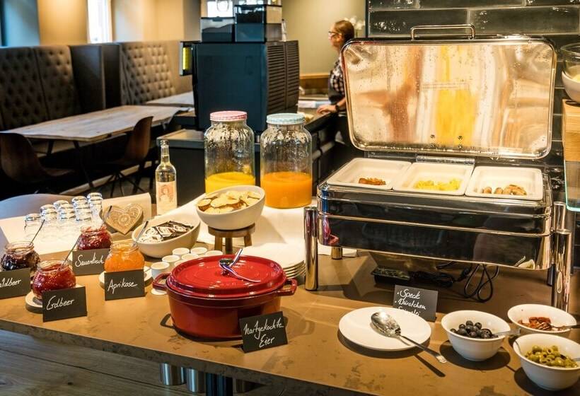 בית מלון כפרי Goldene Traube By Neugart