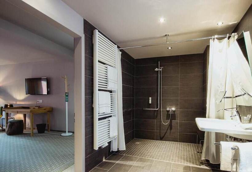 בית מלון כפרי Goldene Traube By Neugart