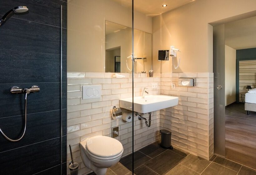 בית מלון כפרי Goldene Traube By Neugart