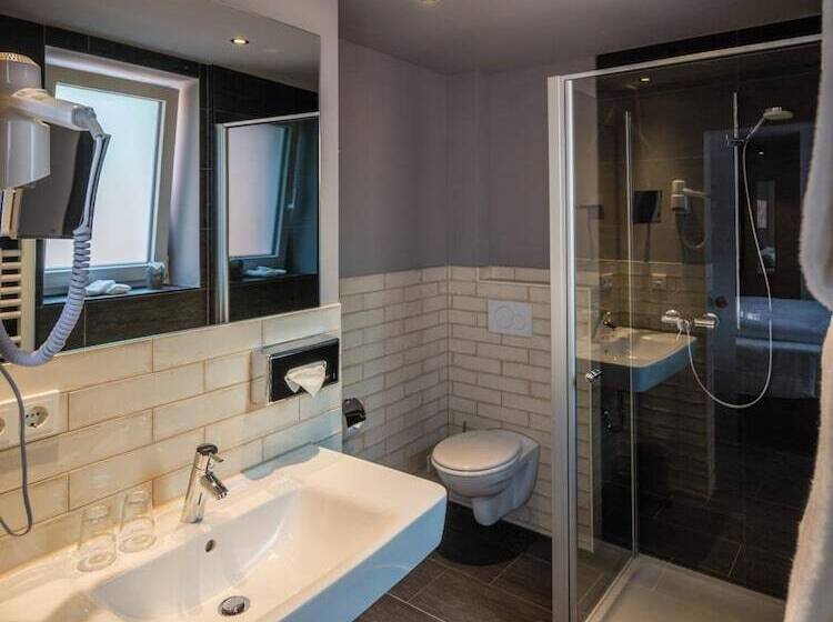 בית מלון כפרי Goldene Traube By Neugart