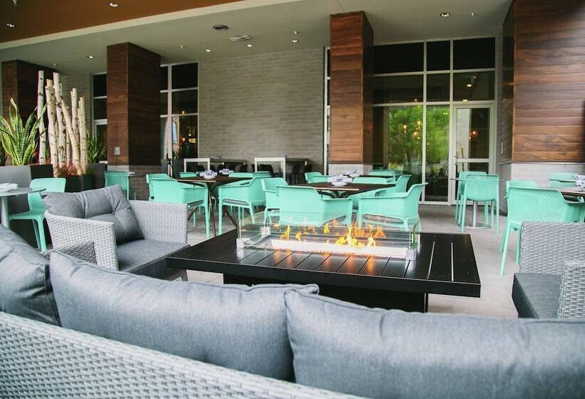 هتل Hilton Garden Inn Fredericton