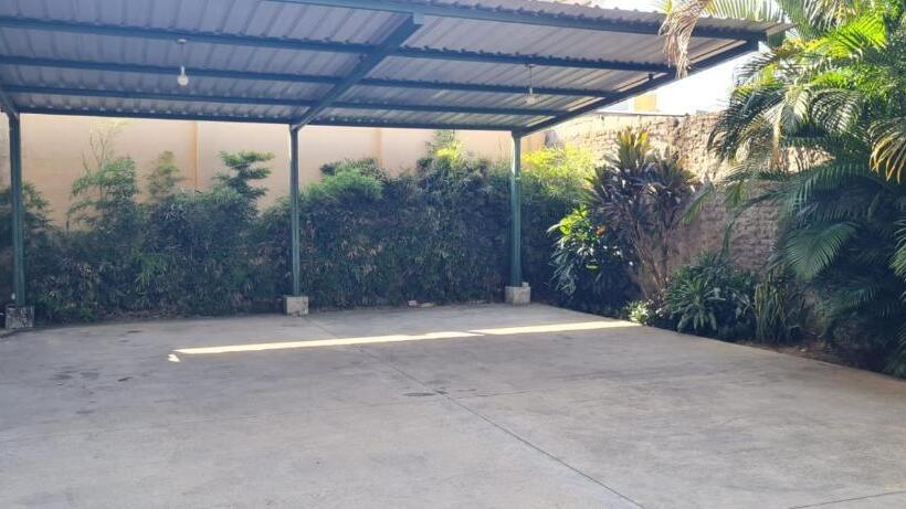 هتل Hostal Solar Del Puerto