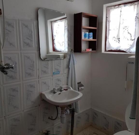 בית מלון כפרי Ifisi Community Centre