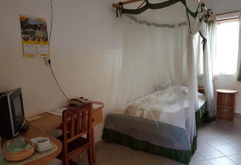 בית מלון כפרי Ifisi Community Centre