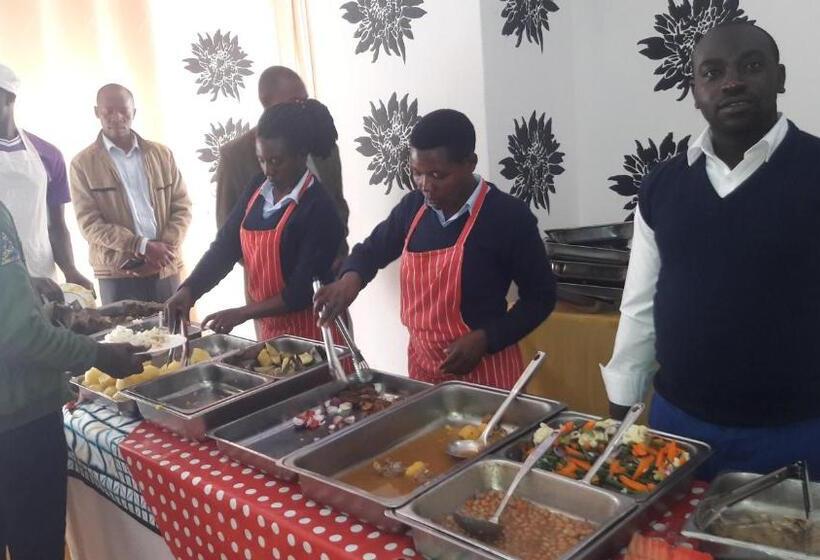 هتل Kigezi Gardens Inn