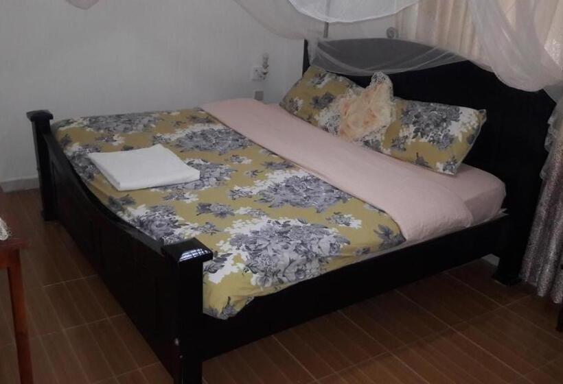 هتل Kigezi Gardens Inn