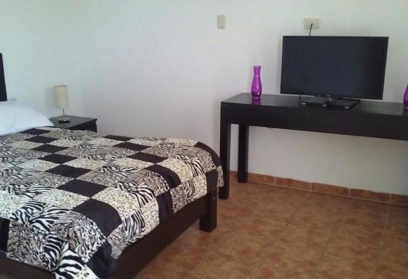 هتل La Farola Cajamarca