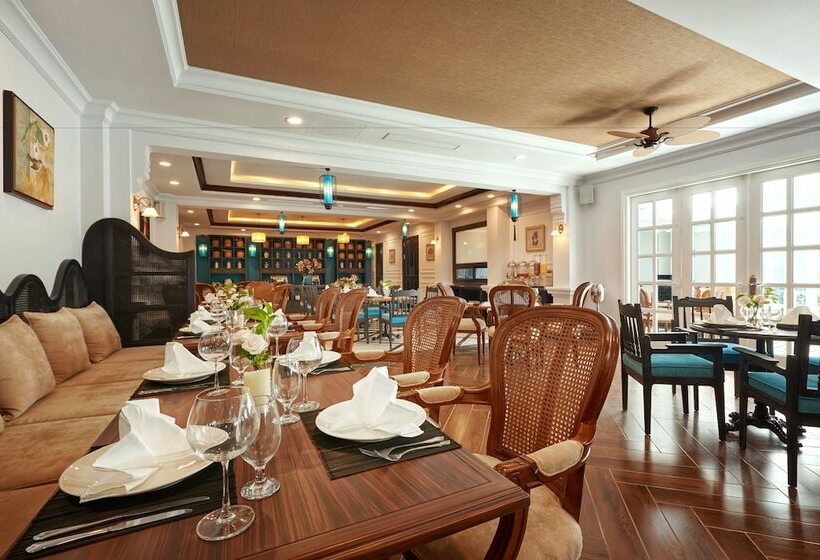 هتل Manoir Des Arts