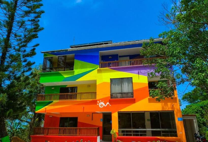 هتل On Vacation Magic Hill