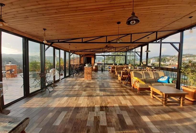 בית מלון כפרי Terrace Kutaisi