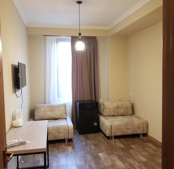 בית מלון כפרי Terrace Kutaisi