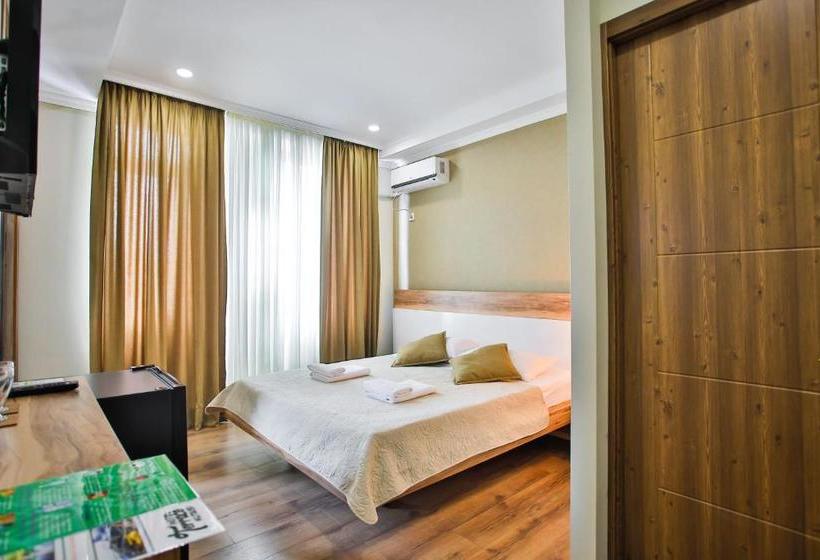 בית מלון כפרי Terrace Kutaisi