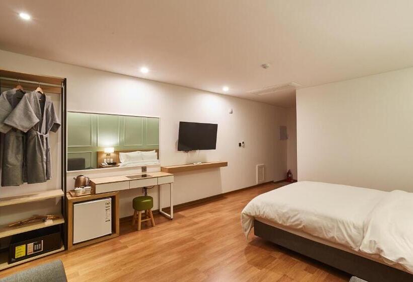 בית מלון כפרי The Maru