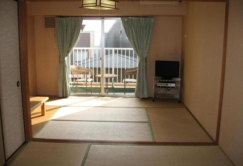 בית מלון כפרי Tsurusaki