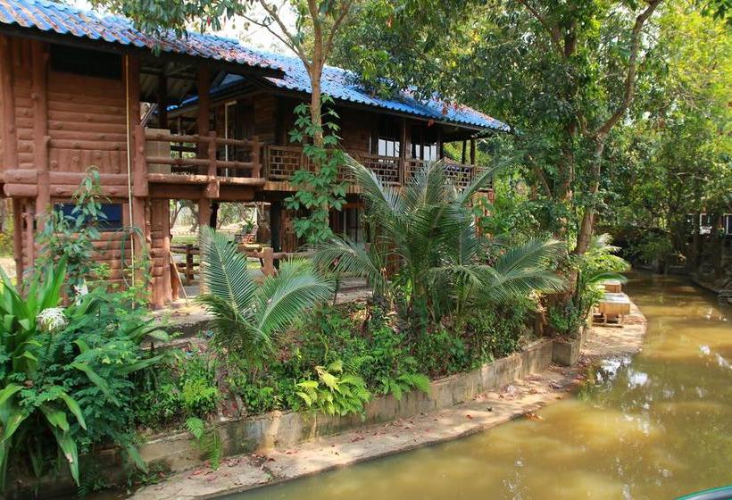 استراحتگاه Papa's Garden