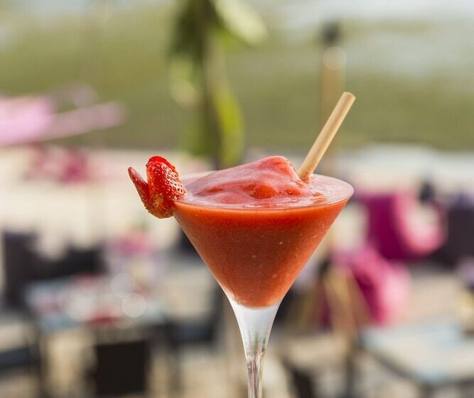 استراحتگاه Pinkcoco Gili Air   Constant Surprises & For Cool Adults Only