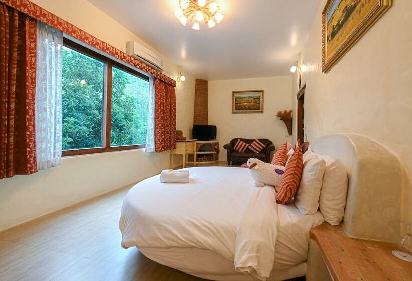 Swiss Valley Hip Resort