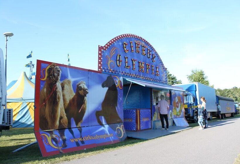 호스텔 Haga Park Camping & Stugor