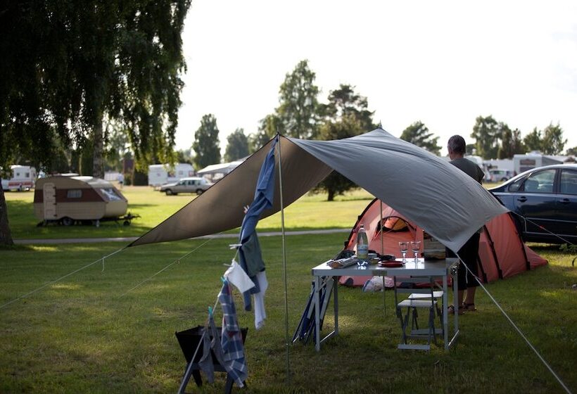 호스텔 Haga Park Camping & Stugor