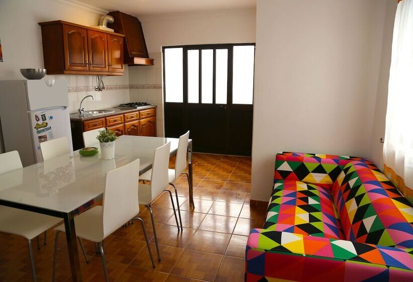 Another Surf Camp Baleal   Hostel