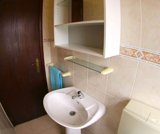 Another Surf Camp Baleal   Hostel