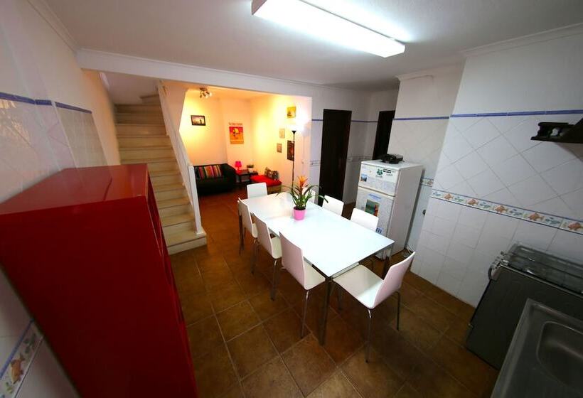 Another Surf Camp Baleal   Hostel