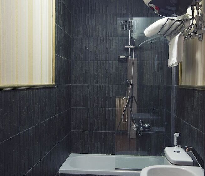 تختخواب و صبحانه Tahrir Plaza Suites   Museum View