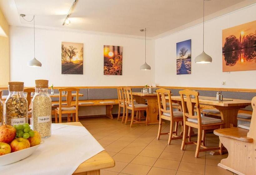 Отель Am Schwanberg