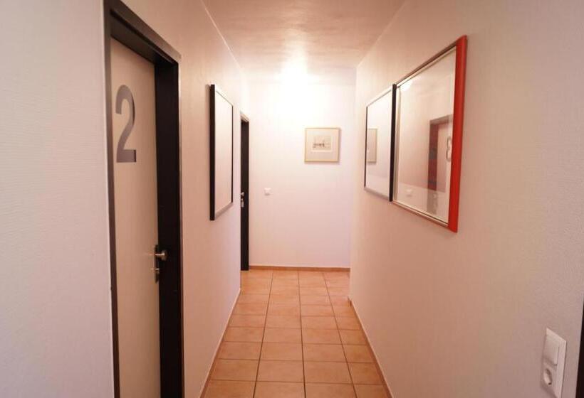 هتل Atelier Guesthouse