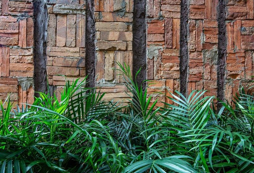 בית מלון כפרי Botum Palace