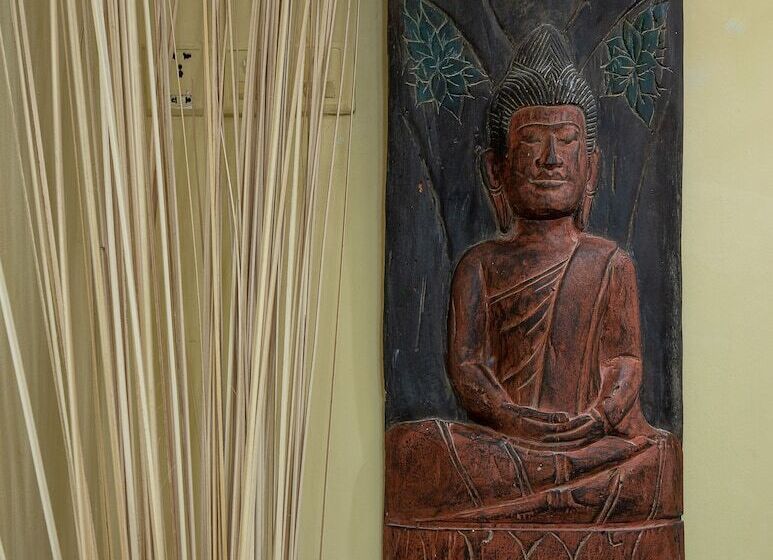 בית מלון כפרי Botum Palace