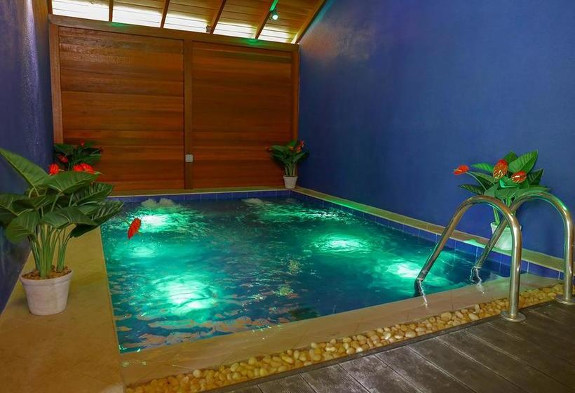 호텔 Clive Garden Beach