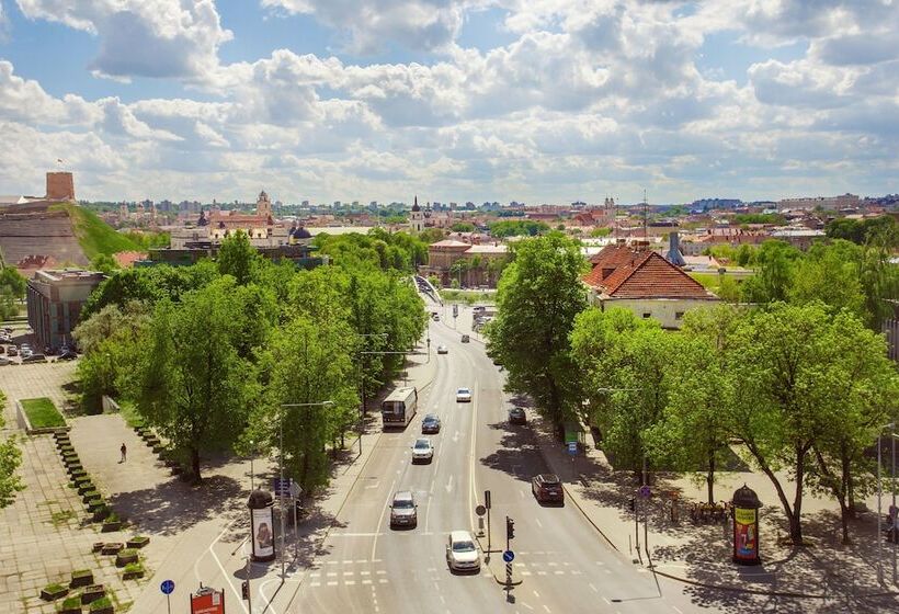 هتل Courtyard By Marriott Vilnius City Center