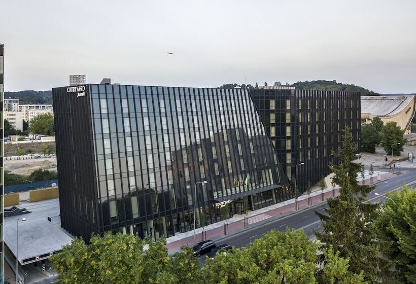 هتل Courtyard By Marriott Vilnius City Center