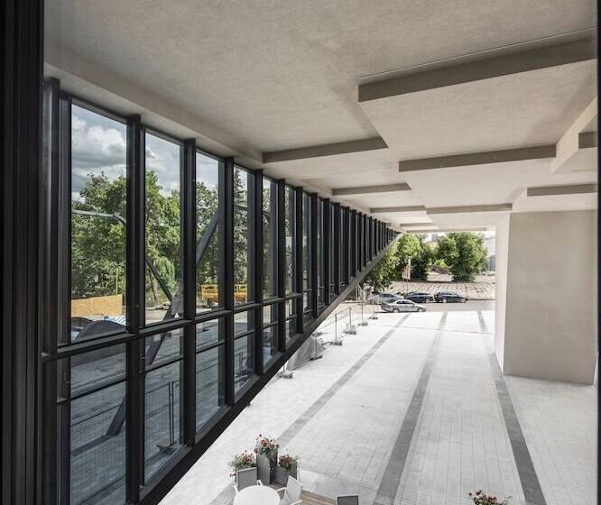 هتل Courtyard By Marriott Vilnius City Center