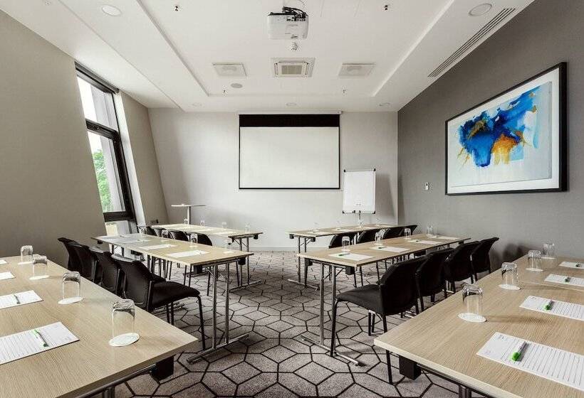 هتل Courtyard By Marriott Vilnius City Center