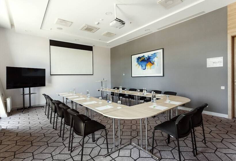 هتل Courtyard By Marriott Vilnius City Center