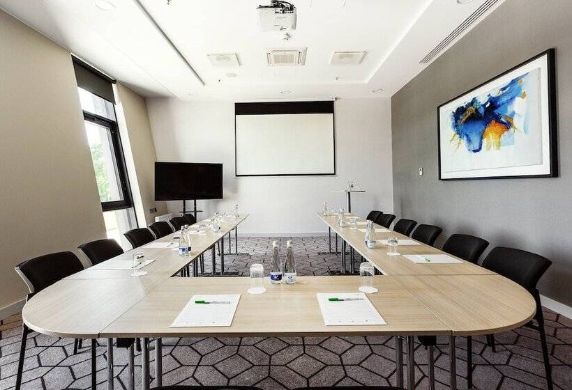 هتل Courtyard By Marriott Vilnius City Center