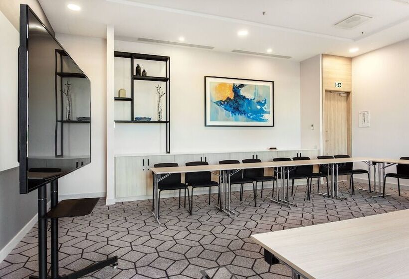 هتل Courtyard By Marriott Vilnius City Center