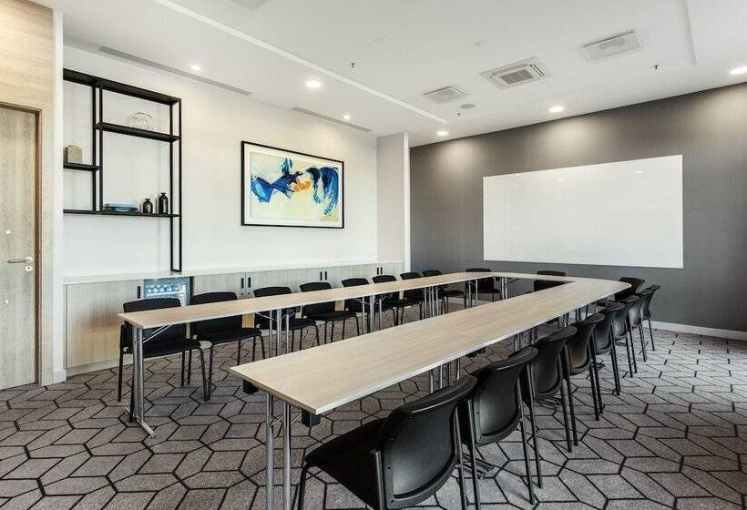 هتل Courtyard By Marriott Vilnius City Center