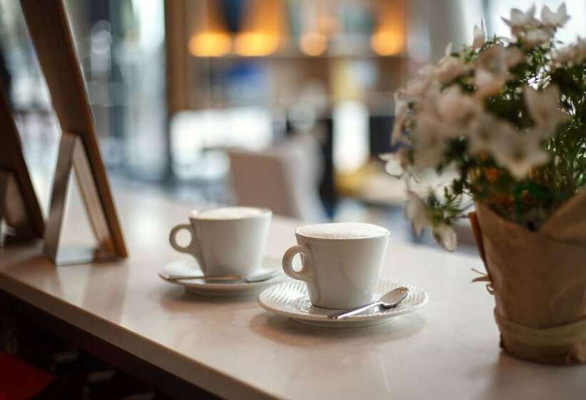 هتل Courtyard By Marriott Vilnius City Center