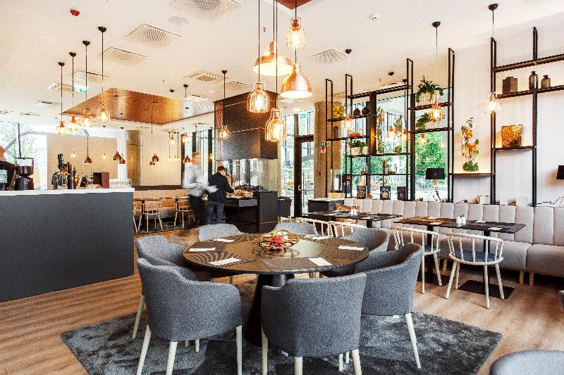 هتل Courtyard By Marriott Vilnius City Center