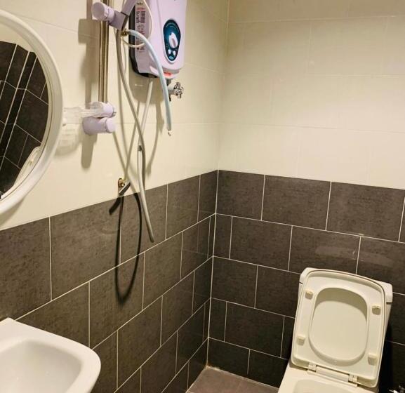 酒店 D Lima Beach Inn