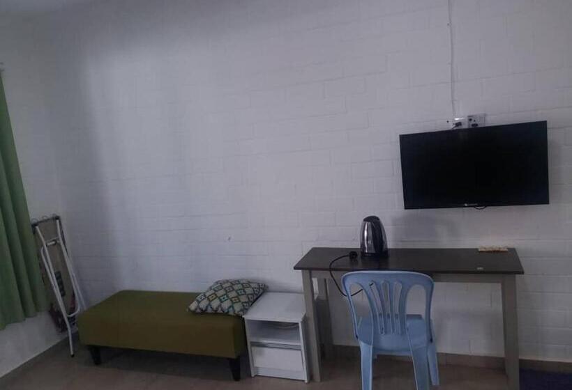 酒店 D Lima Beach Inn