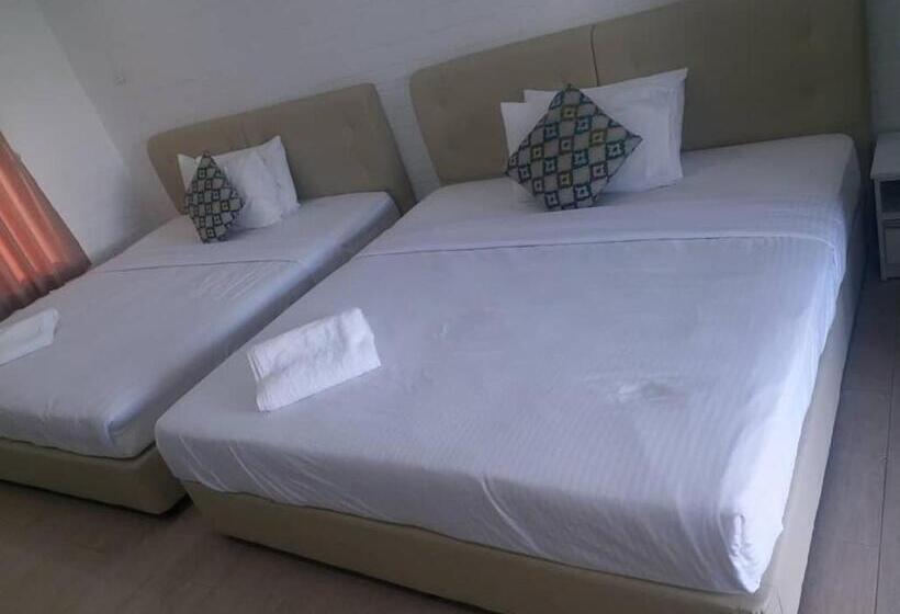 酒店 D Lima Beach Inn