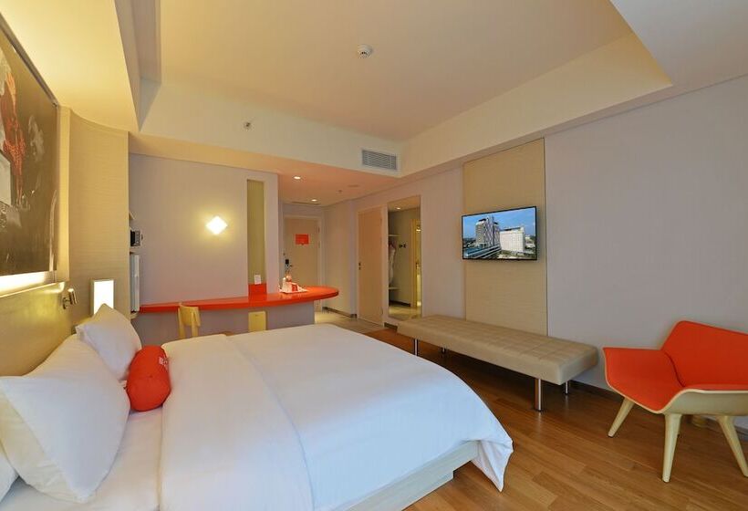 Harris Hotel & Conventions Solo