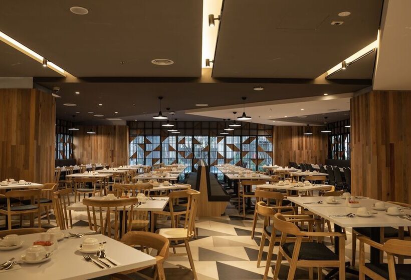 בית מלון כפרי Ramada By Wyndham Meridin Johor Bahru