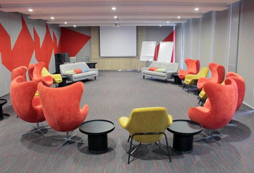 בית מלון כפרי Ramada By Wyndham Meridin Johor Bahru