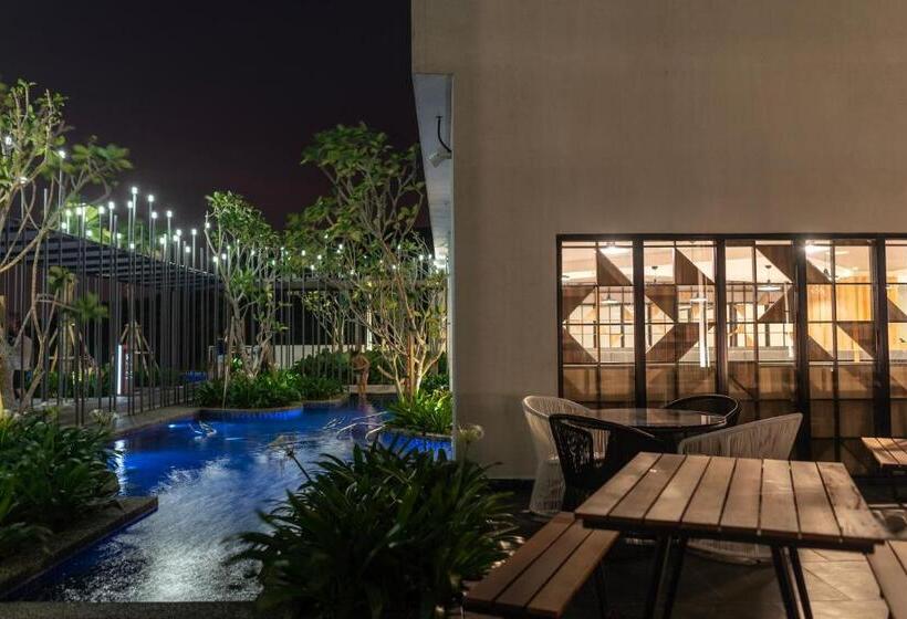 בית מלון כפרי Ramada By Wyndham Meridin Johor Bahru