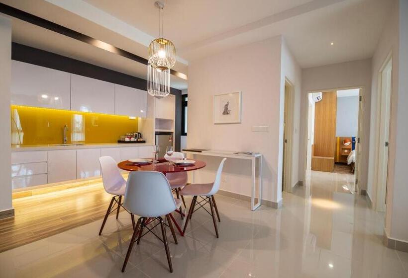 בית מלון כפרי Ramada By Wyndham Meridin Johor Bahru